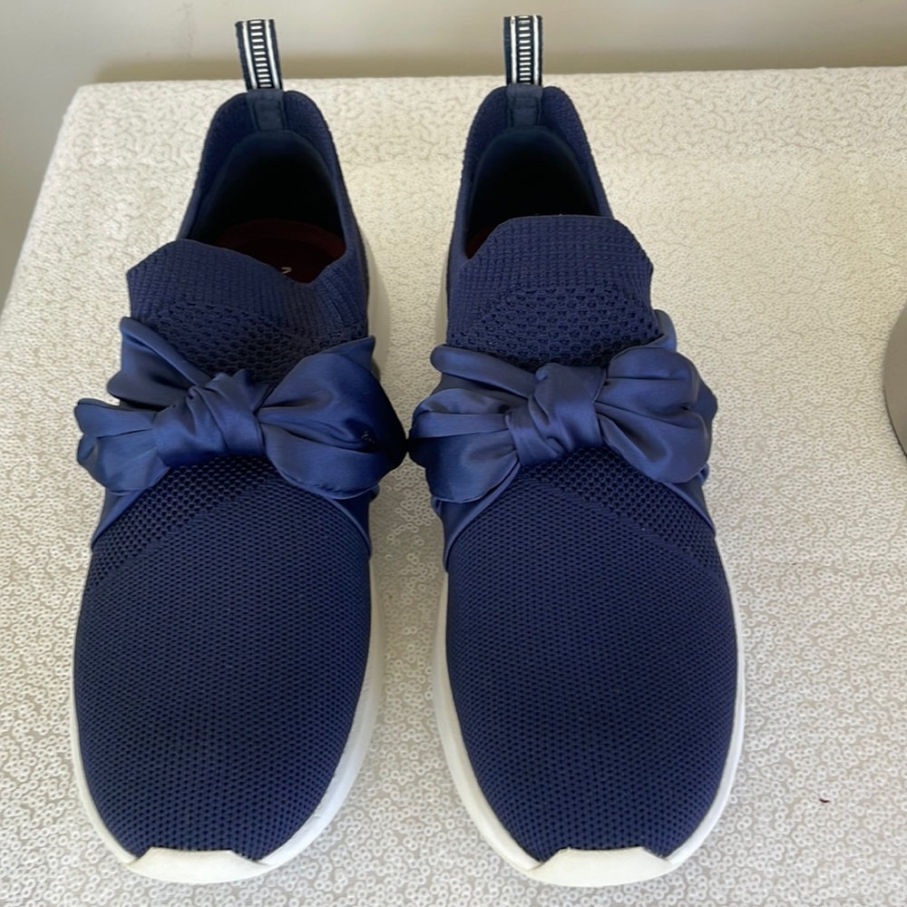 MarkNason Sketchers navy shoe size 7.5
